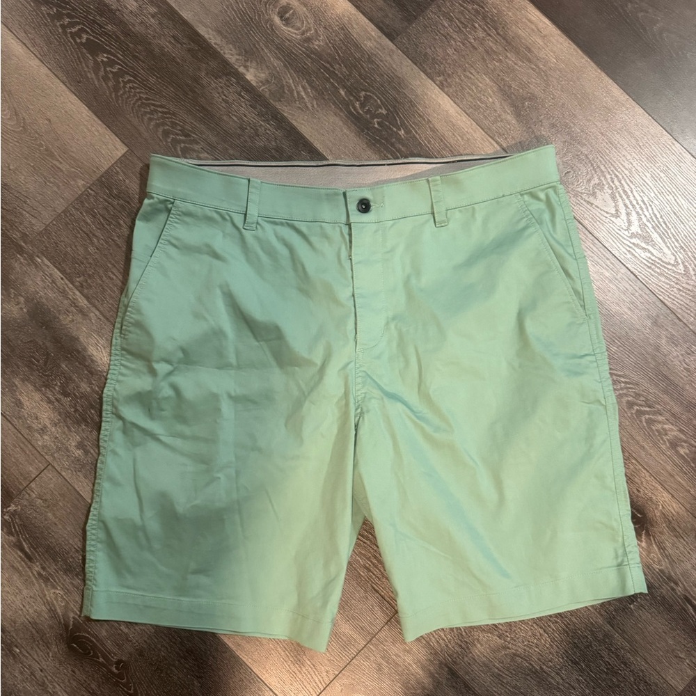 Nike Green Flat Front Shorts for Casual Summer Wear